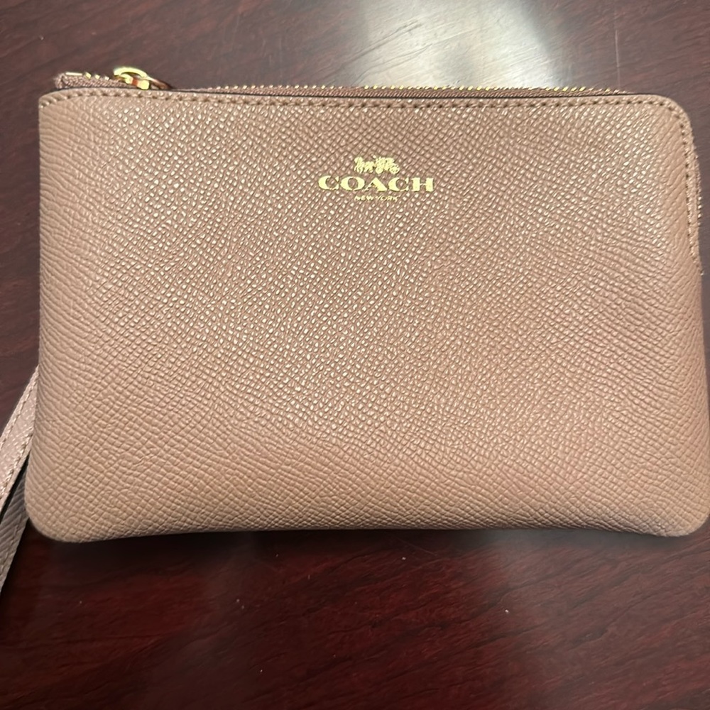 Coach beige wristlet NWOTS! - Picture 2 of 5